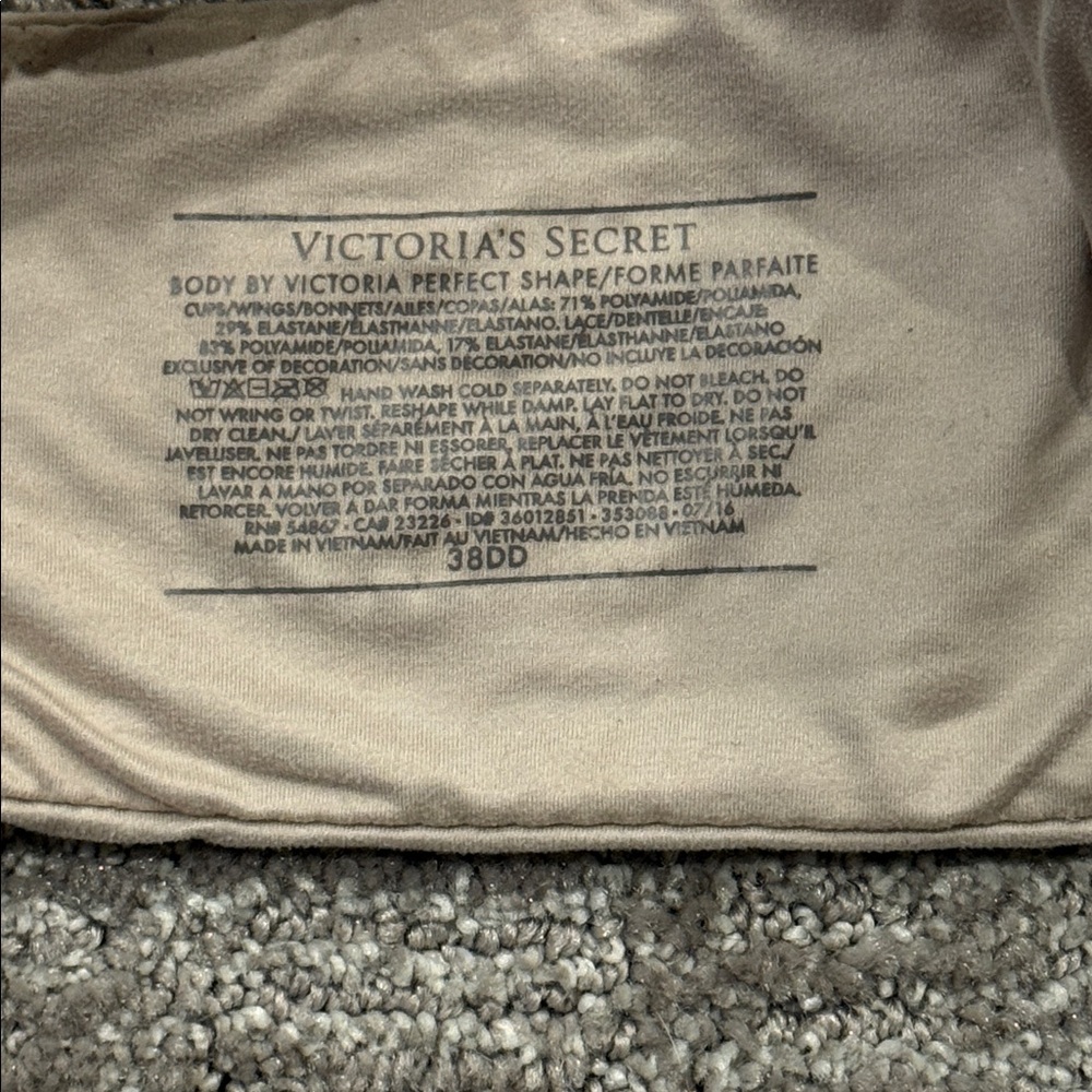 Victoria's Secret Body by Victoria Perfect Shape Beige Bra Size 38DD - Picture 2 of 7